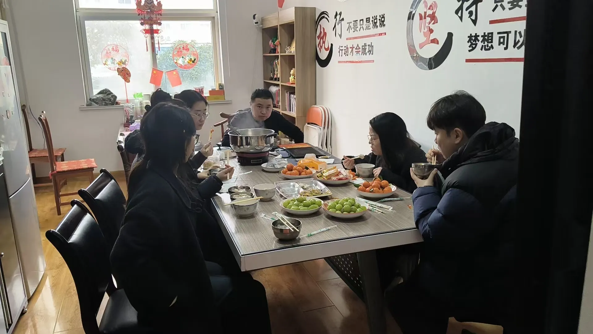 Fiesta del Festival de los Faroles de la Compañía Haozhifeng